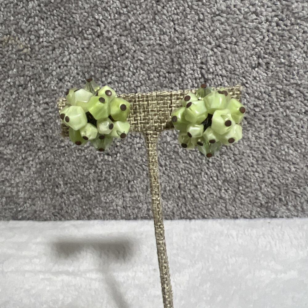 Vintage 60s Green Glass Bead Clip On Earrings Retro Mid Century